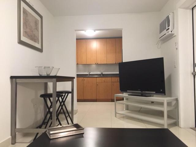 Close To Everything Miami 아파트 외부 사진
